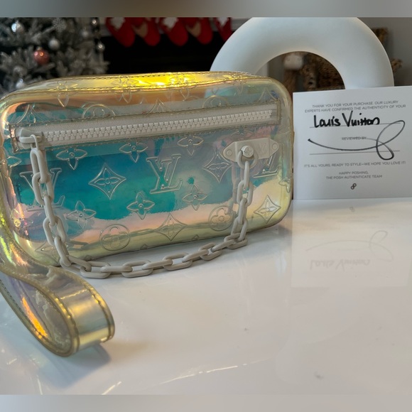 Louis Vuitton Pochette Volga Prism - Picture 4 of 16